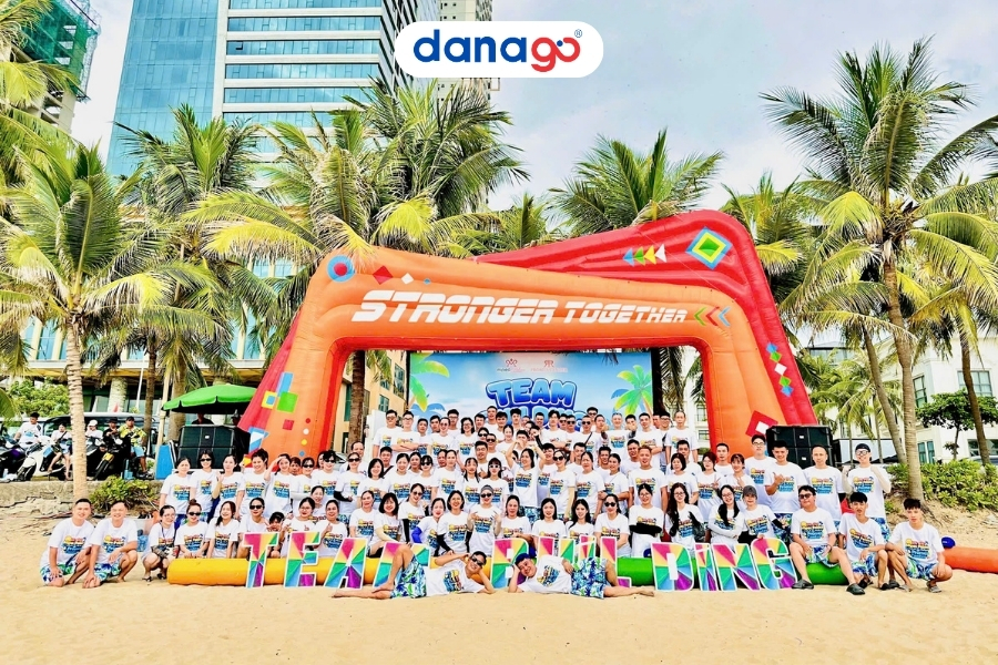 Biển Mỹ Khê được DANAGO tổ chức teambuilding sôi động