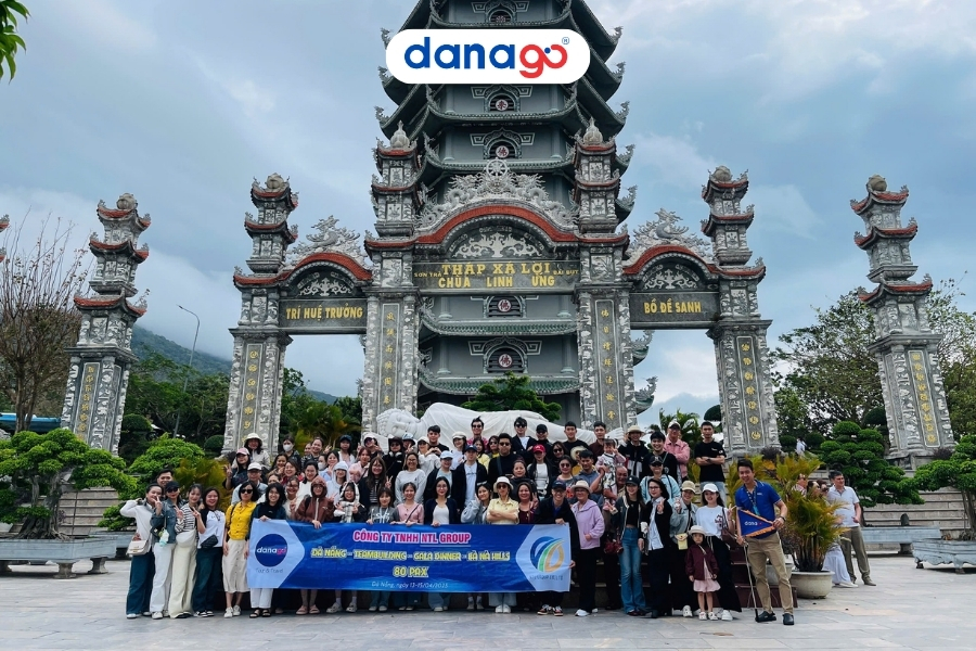 Đoàn khách của DANAGO tham quan chùa Linh Ứng Sơn Trà