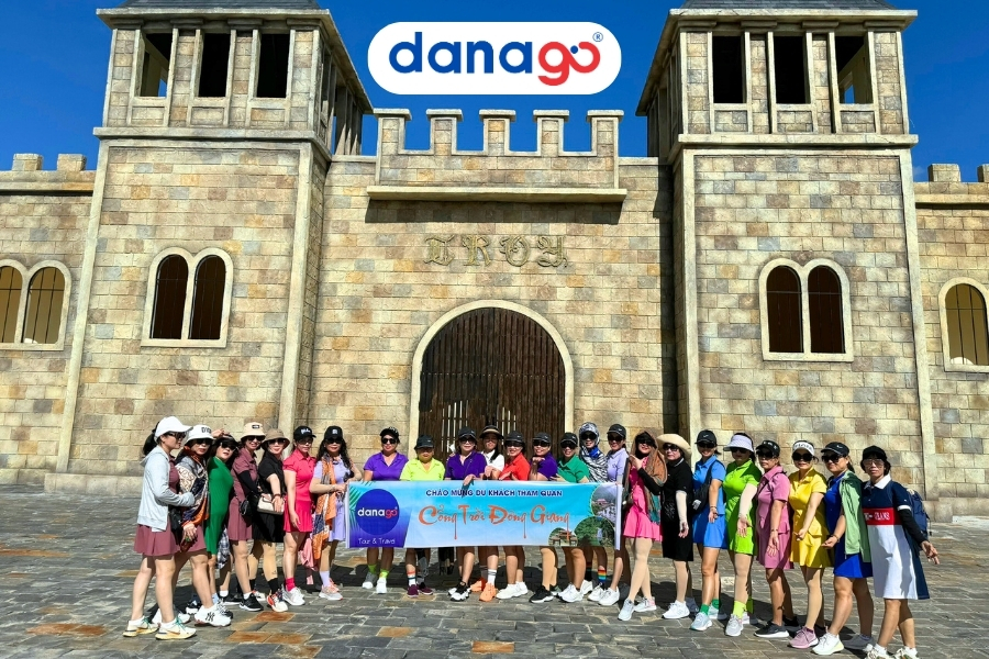 Khám phá thành Toy trong tour Cổng Trời Đông Giang