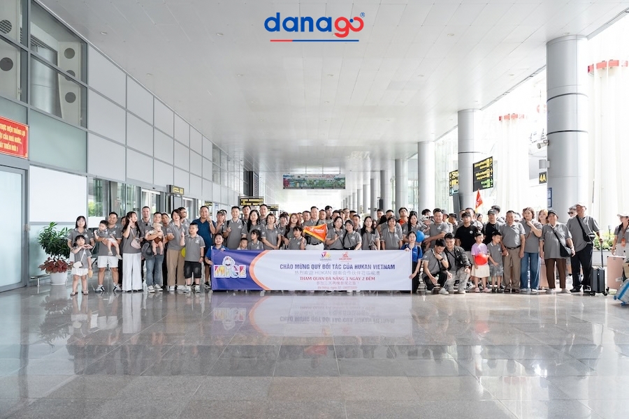 DANAGO cung cấp dịch vụ cho thuê xe du lịch 16 chỗ đưa đón sân bay Đà Nẵng.